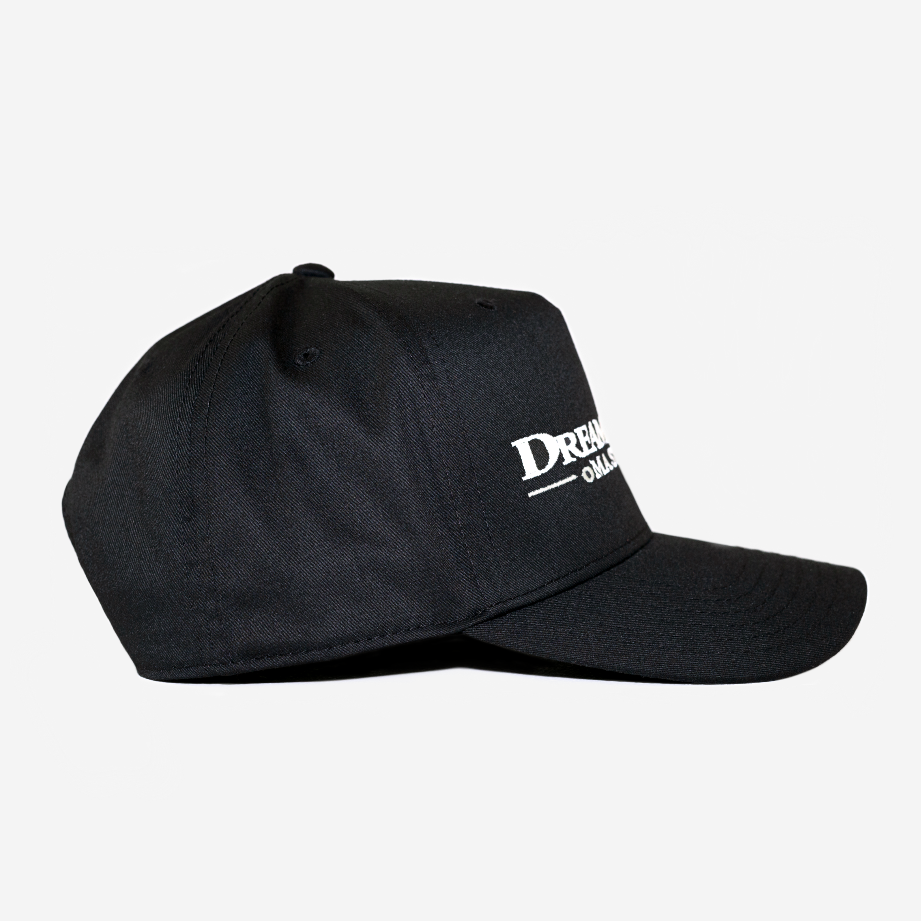 DREAMSWORK CURVED BRIM HAT (BLK/WHT)