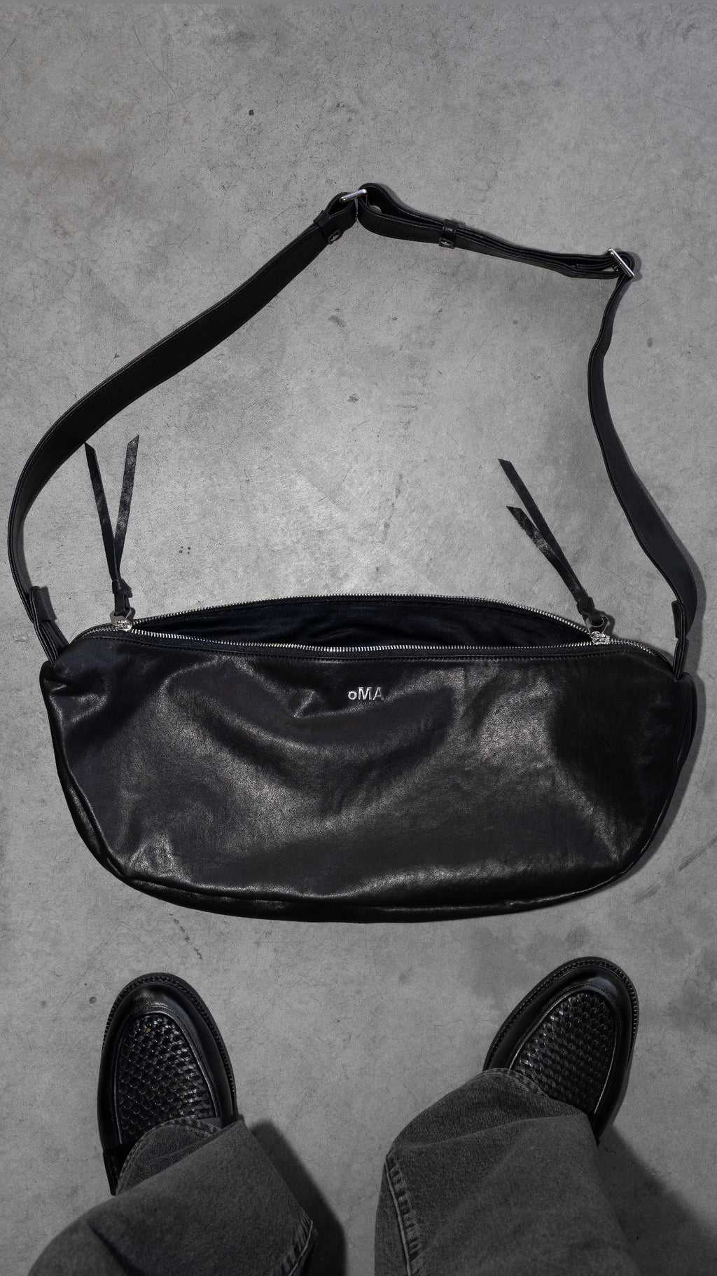 LEATHER ZIP BAG