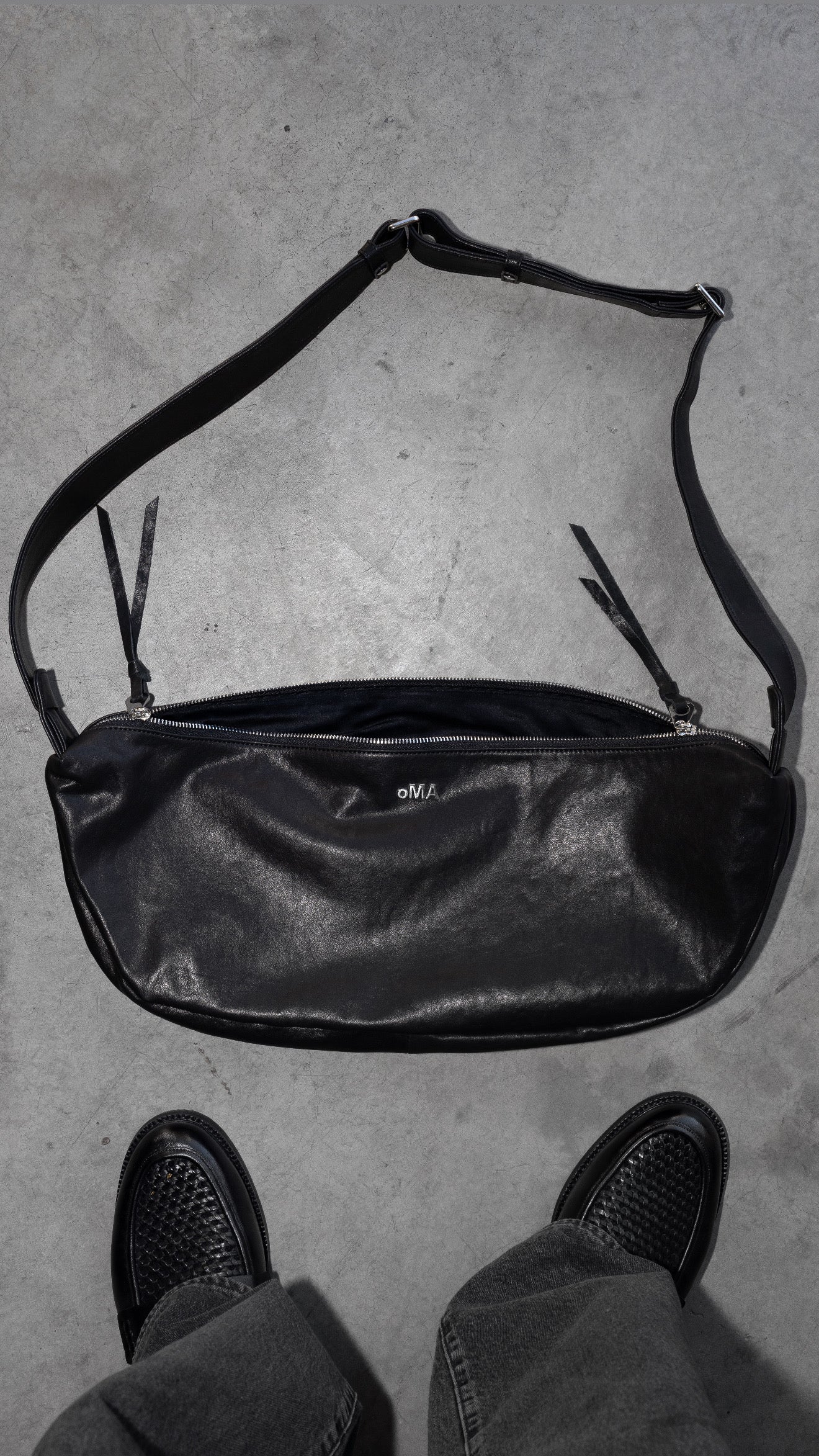 LEATHER ZIP BAG
