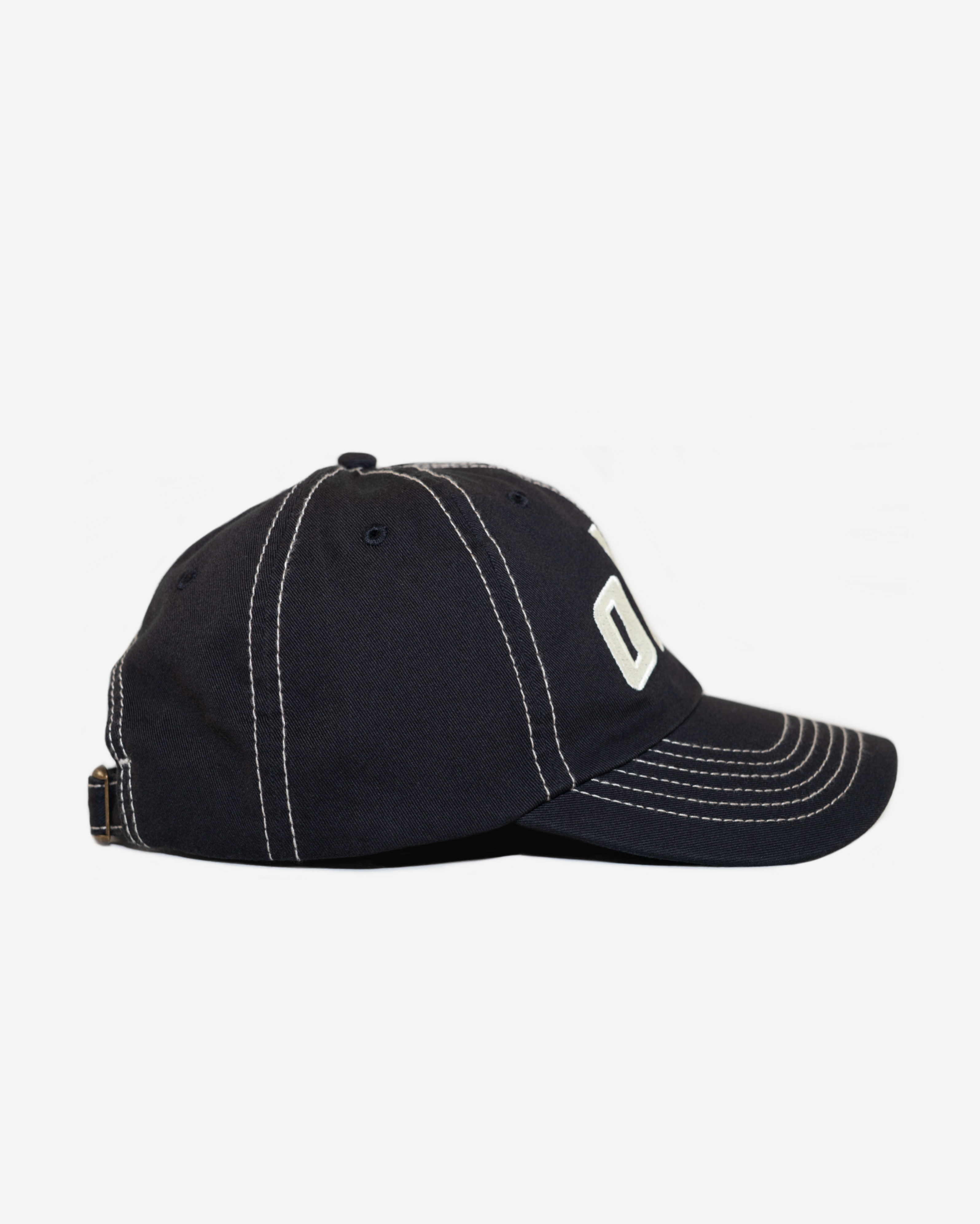 ARCH LoGo CoNTRAST STITCH HAT (BLK/CRM)