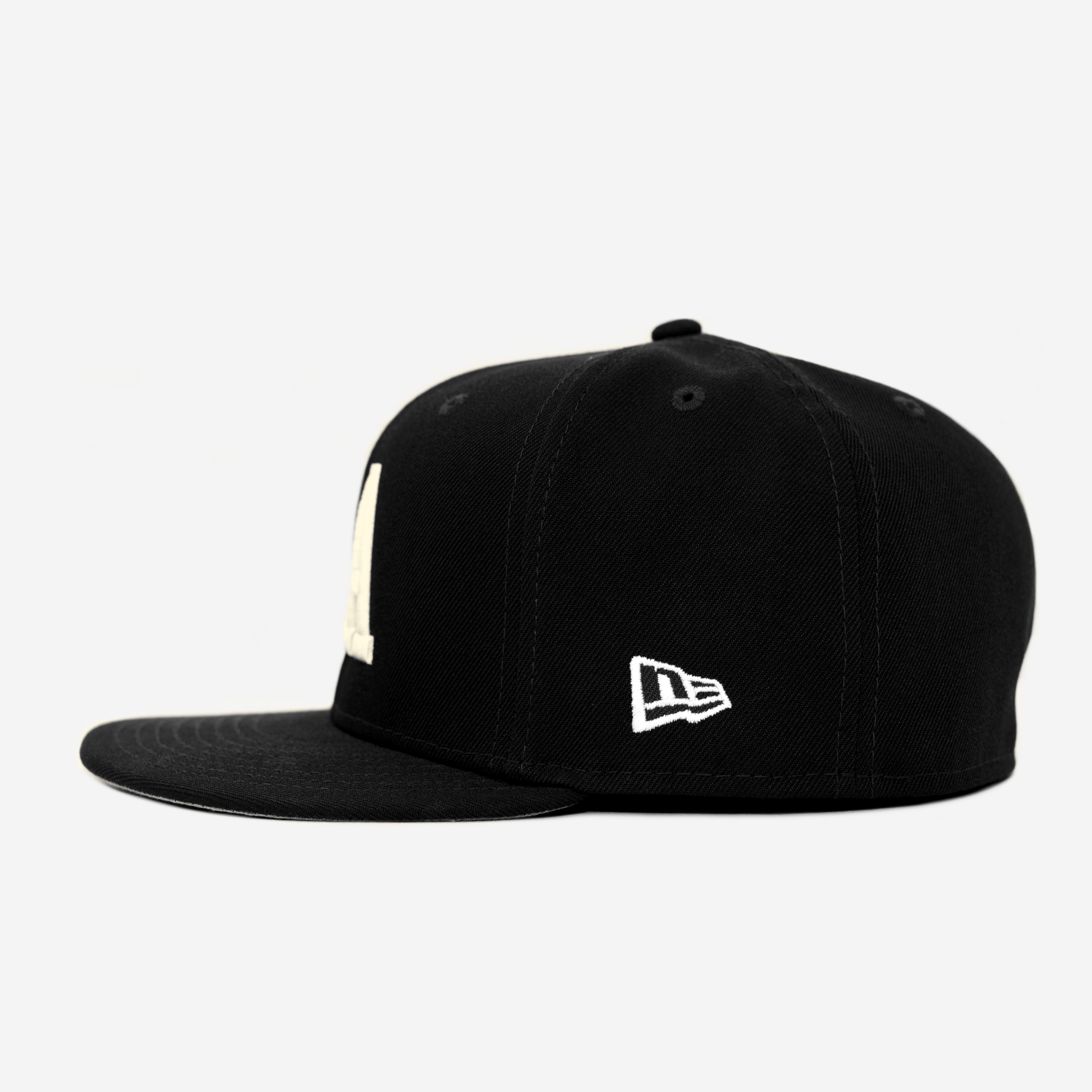 LA "I DON'T WATCH BASEBALL" FITTED HAT (BLK/CRM)