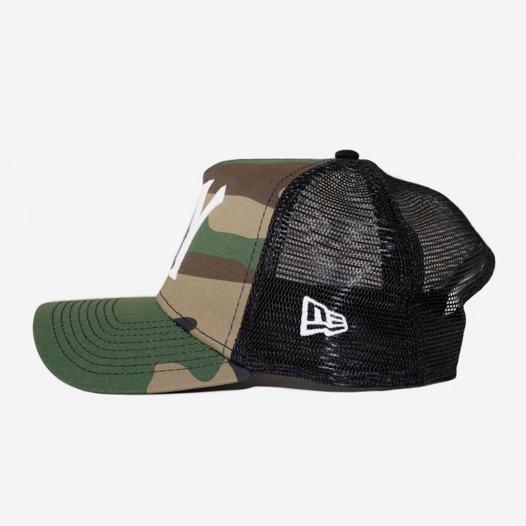 NY NEW ERA TRUCKER HAT (CAMO)