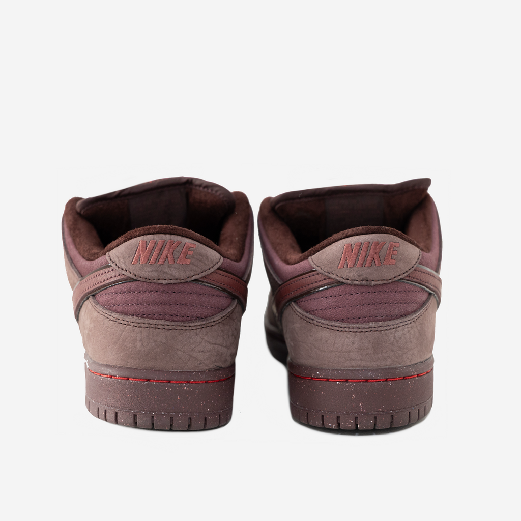 NIKE SB DUNK LOW CITY OF LOVE