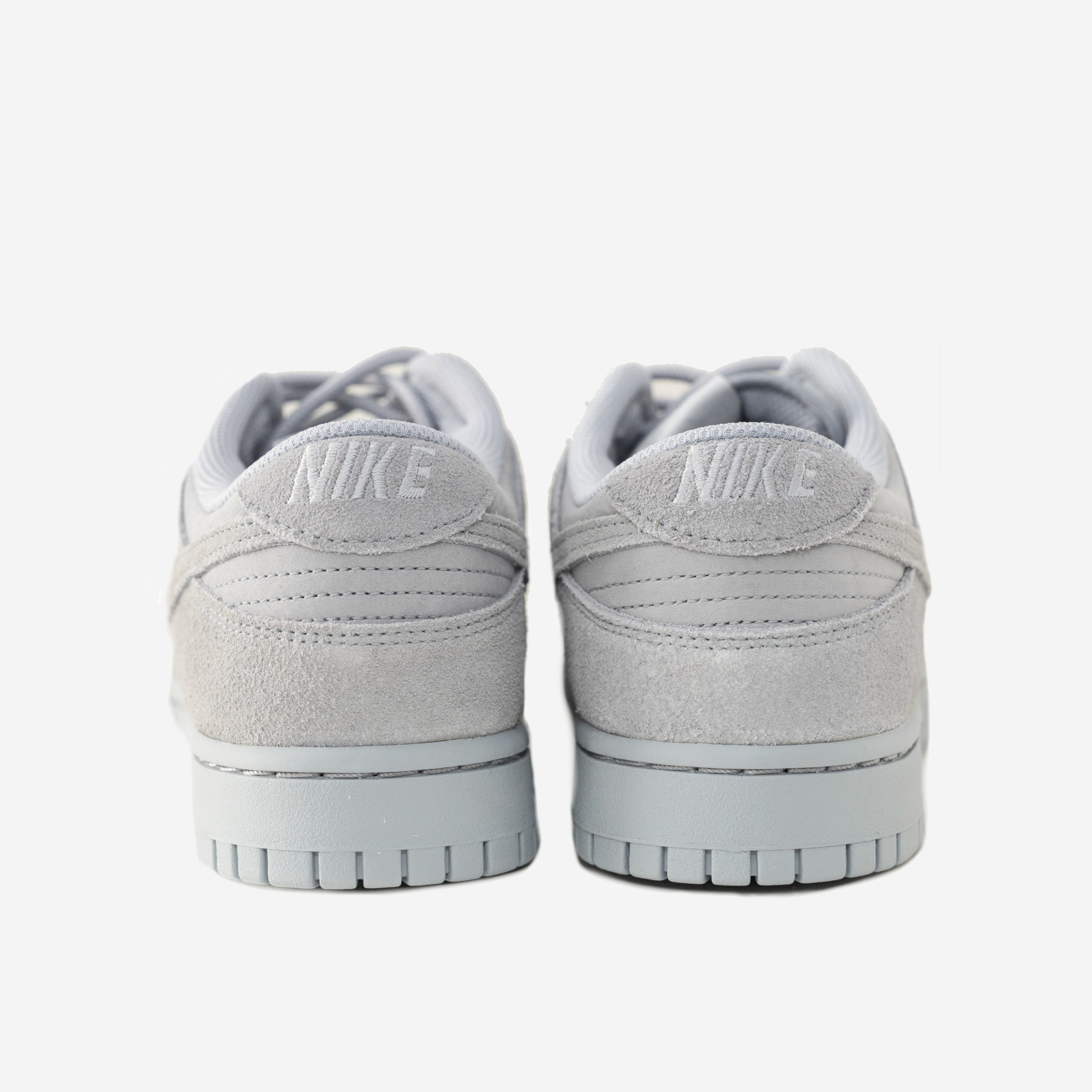 NIKE DUNK LOW SUEDE