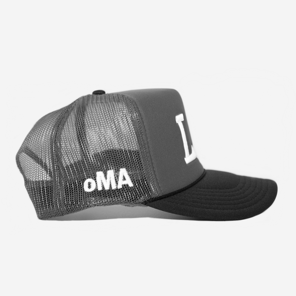 LA TRUCKER HAT (CHARCOAL)
