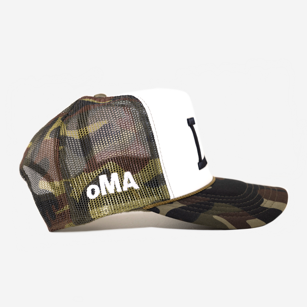 LA TRUCKER HAT (CAMO/WHT)