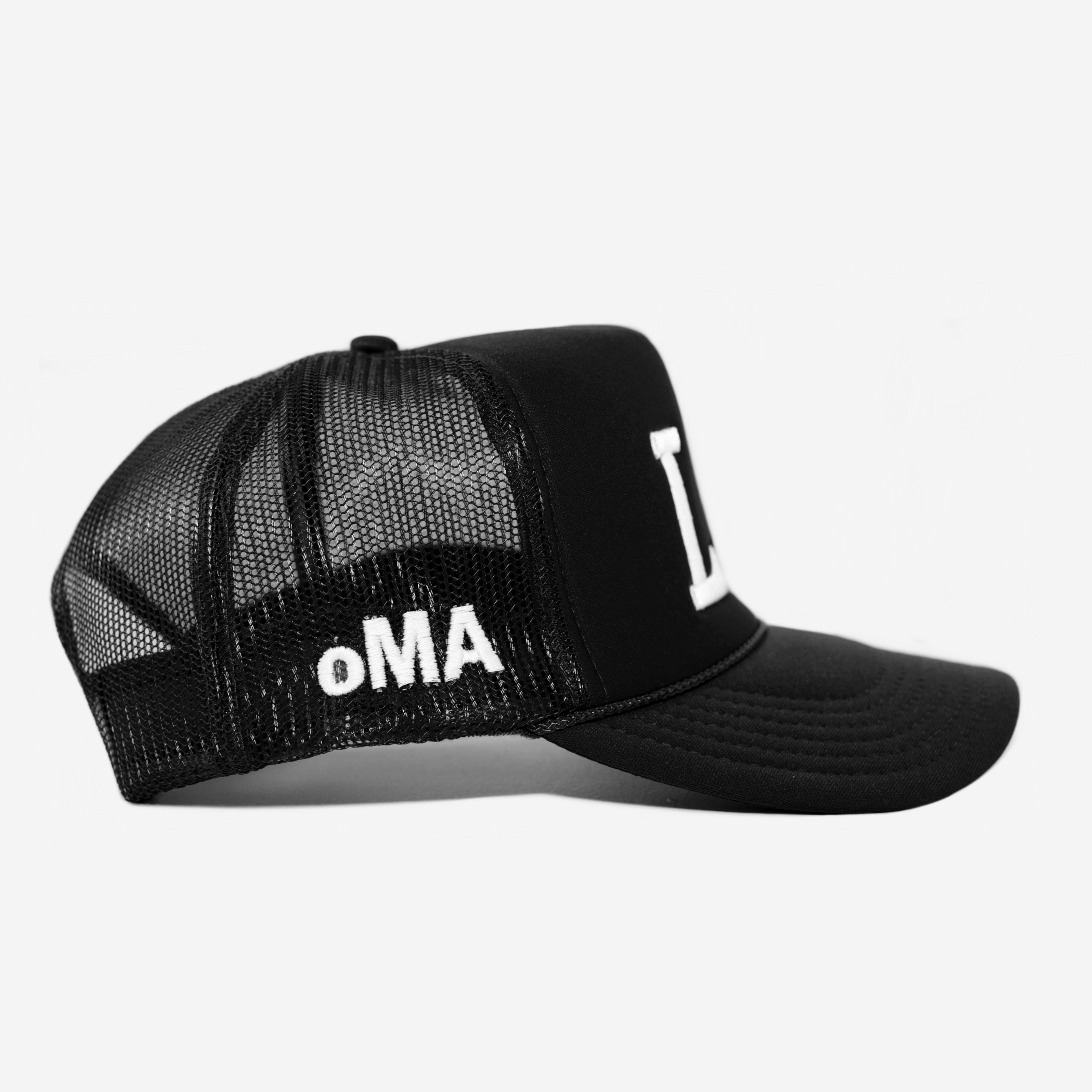 LA TRUCKER HAT (BLACK)