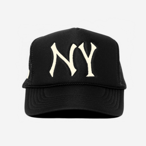 NY TRUCKER HAT (CREAM)