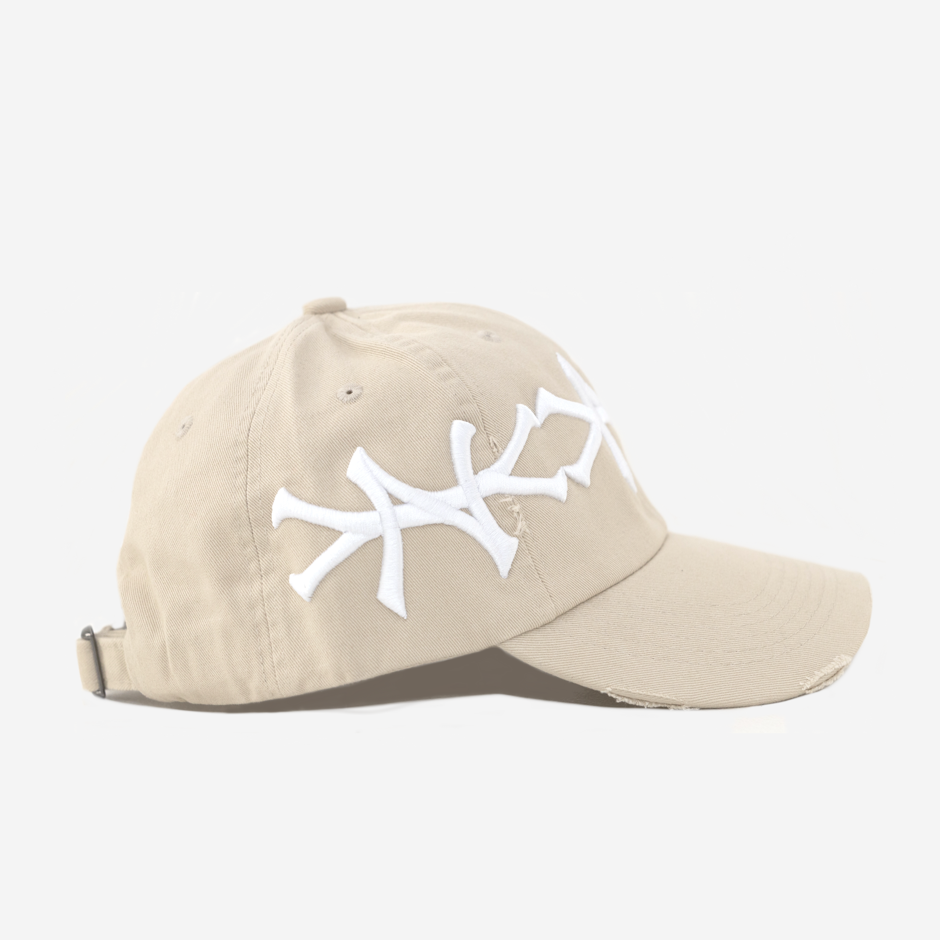NY VALENTINE CROWN DISTRESSED HAT (CREAM)
