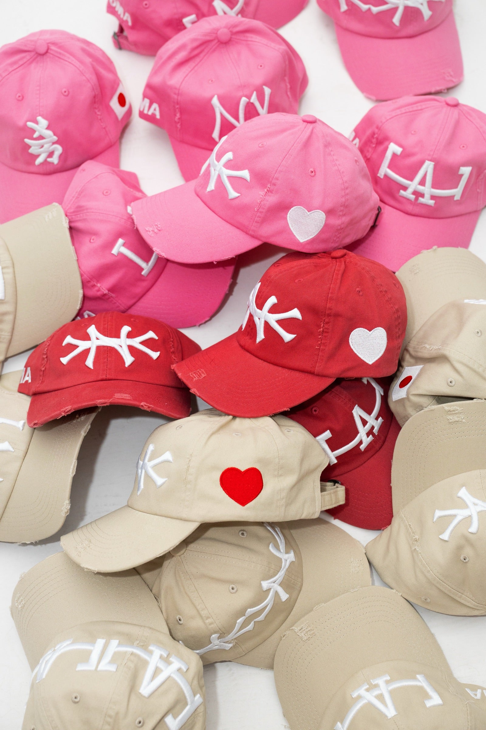 NY VALENTINE CROWN DISTRESSED HAT (CREAM)