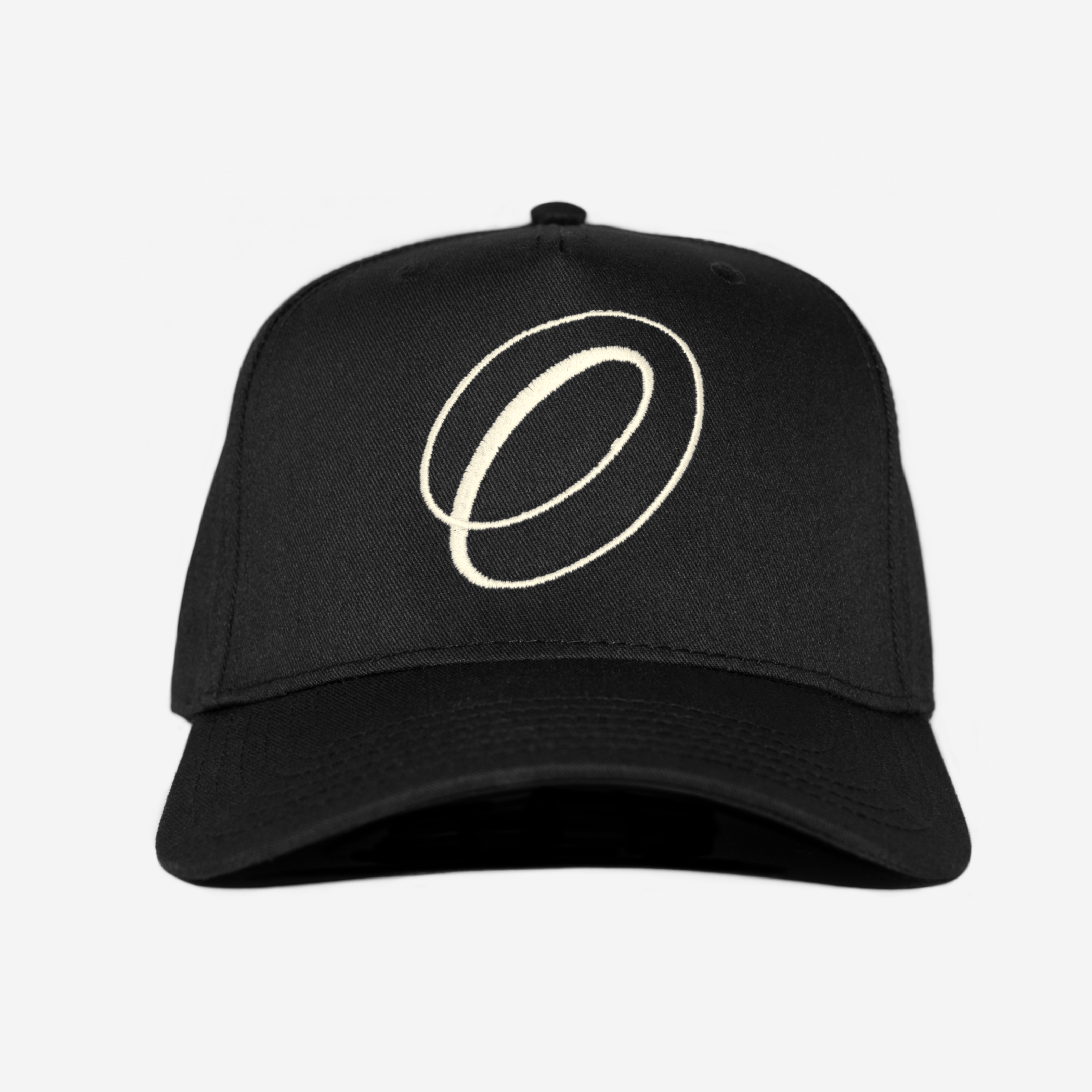 O SCRIPT CURVED BRIM HAT (BLK/CRM)