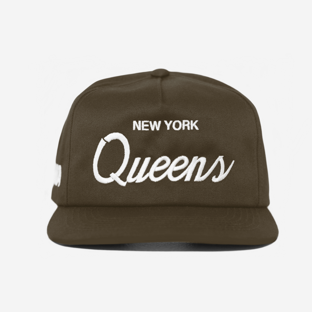 QUEENS, NEW YoRK THRoWBACK HAT (BRoWN)