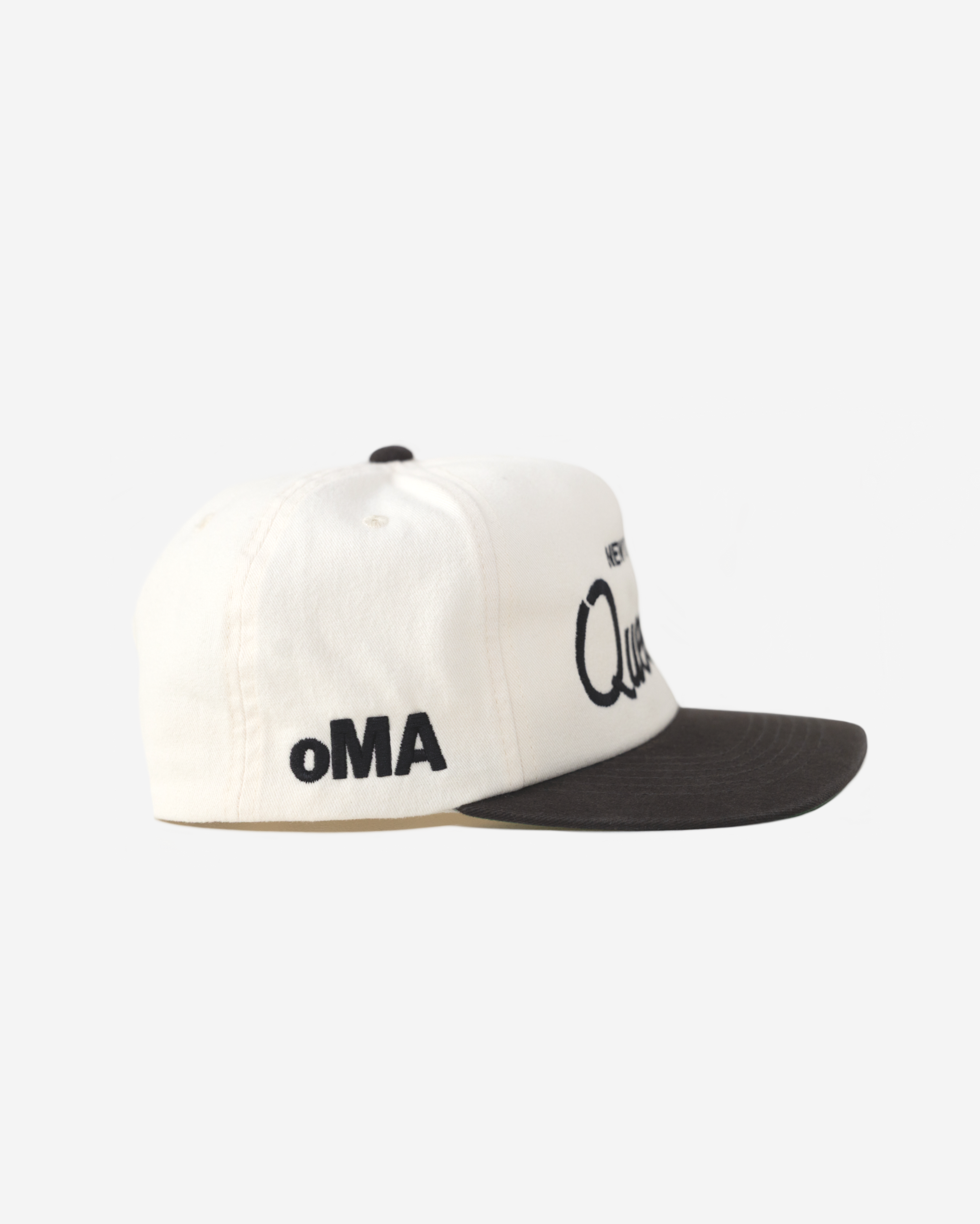 QUEENS, NEW YoRK THRoWBACK HAT (IVoRY)