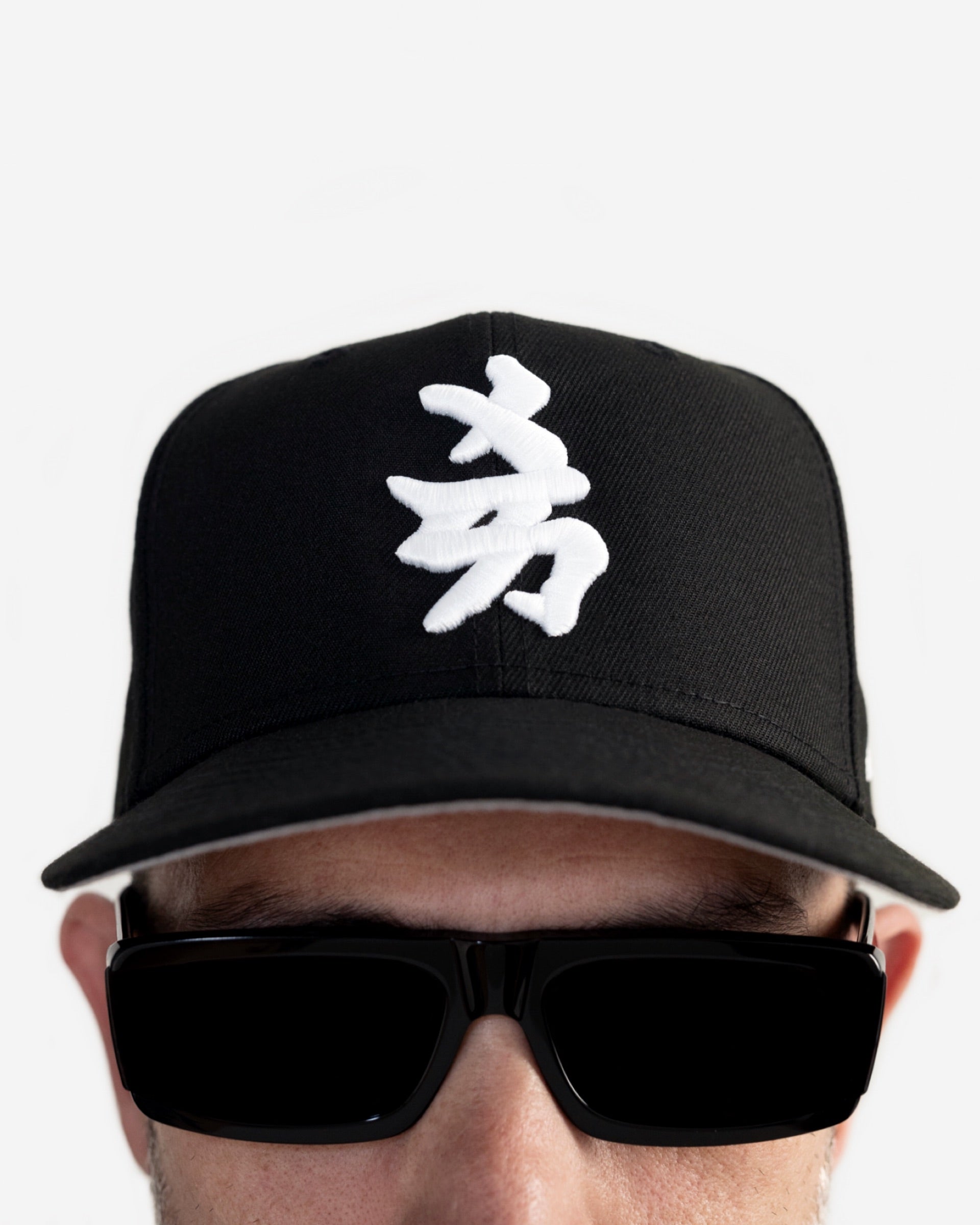 NY KANJI FITTED HAT (BLACK)