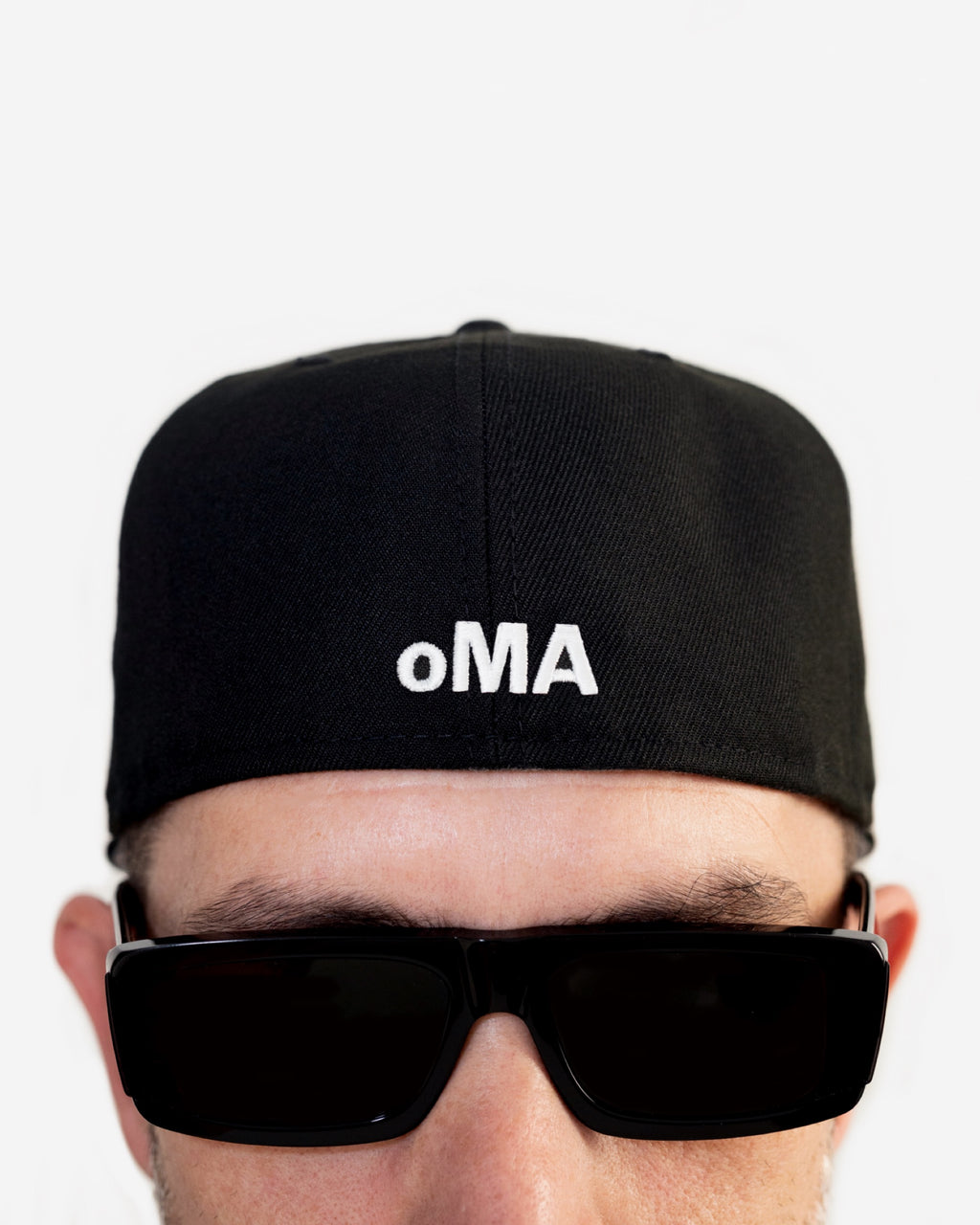 LA KATAKANA FITTED HAT (BLACK)