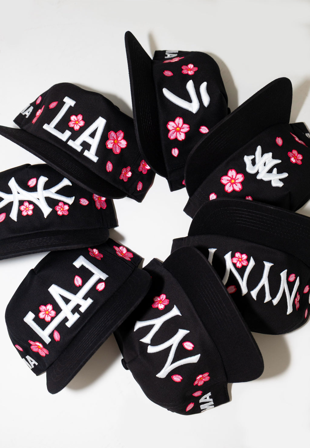 LA KATAKANA CHERRY BLOSSOM HAT (BLACK)