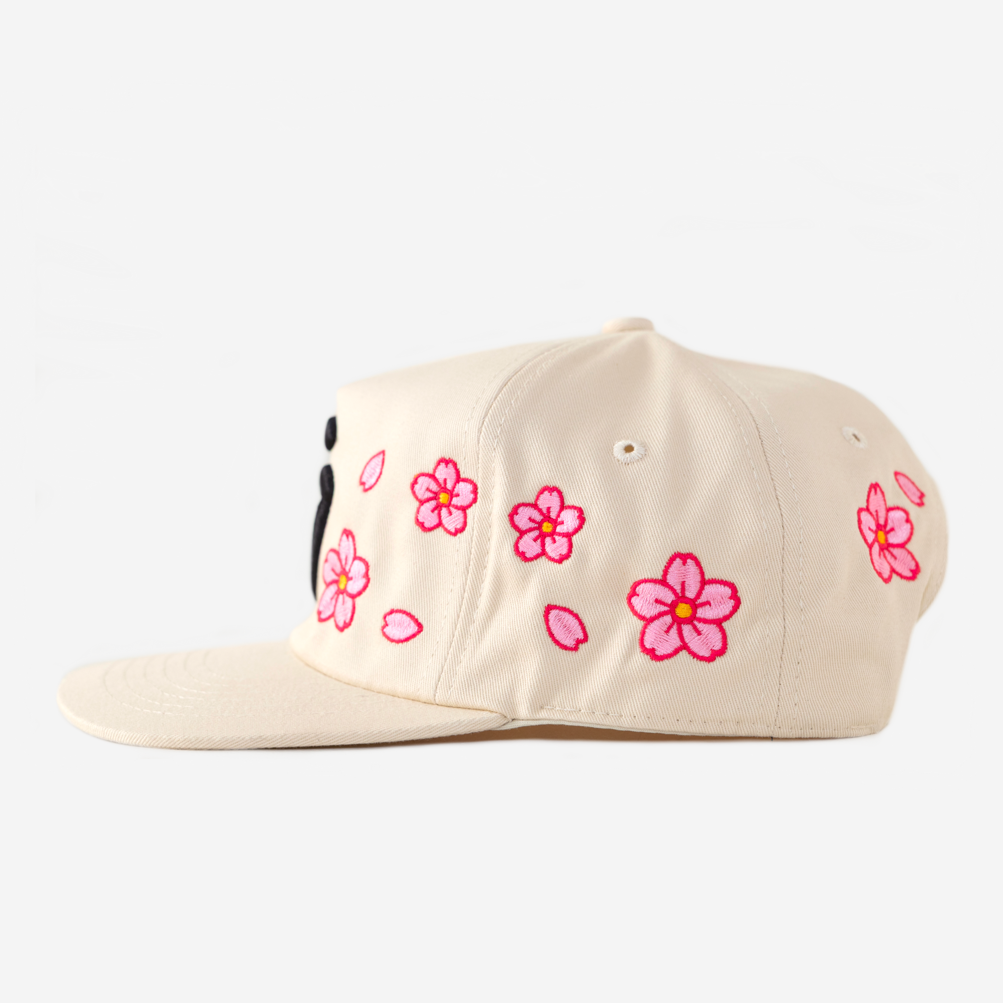 LA KATAKANA CHERRY BLOSSOM HAT (CREAM)