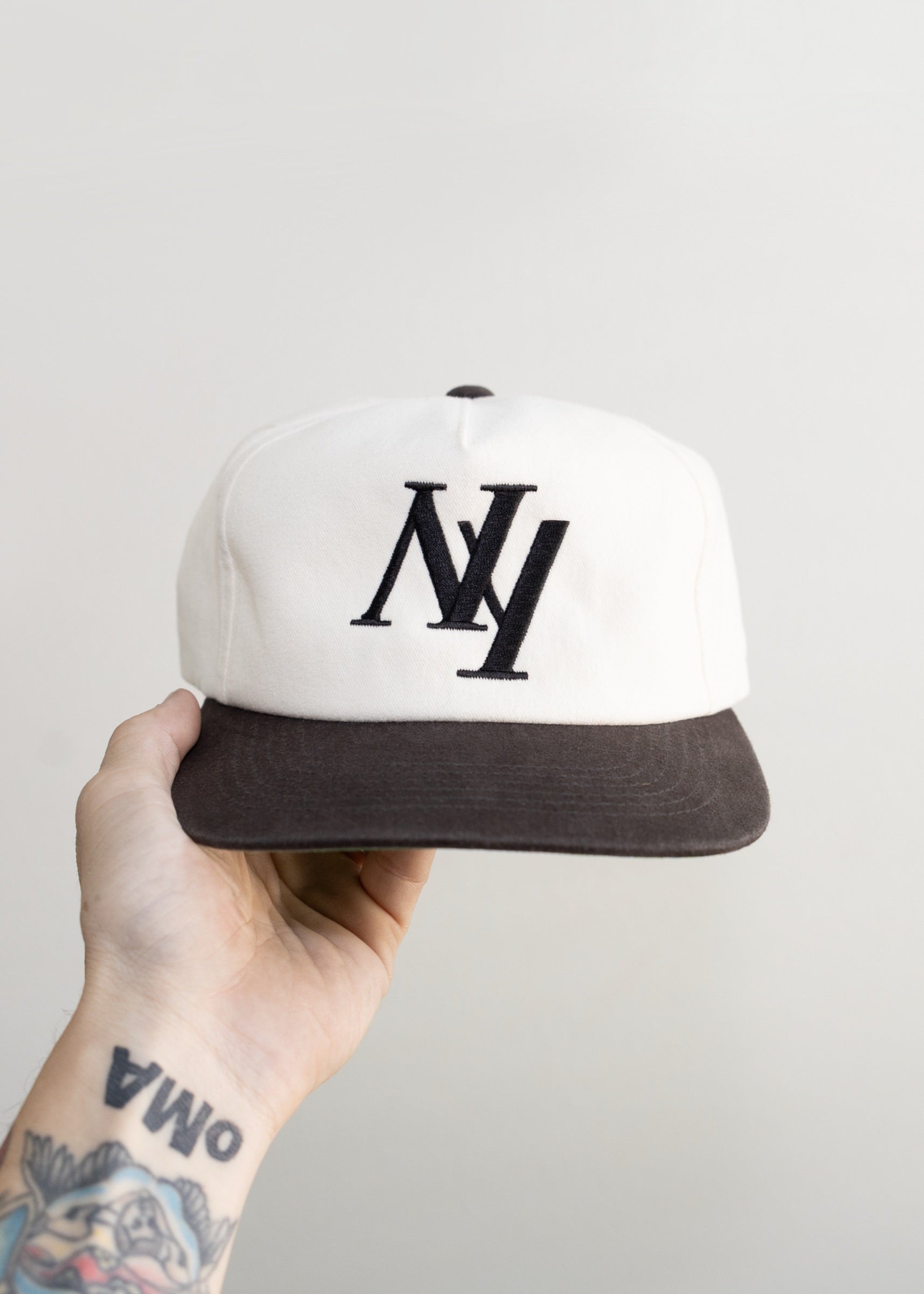 BooTLEG NEW YoRK HAT (IVoRY)
