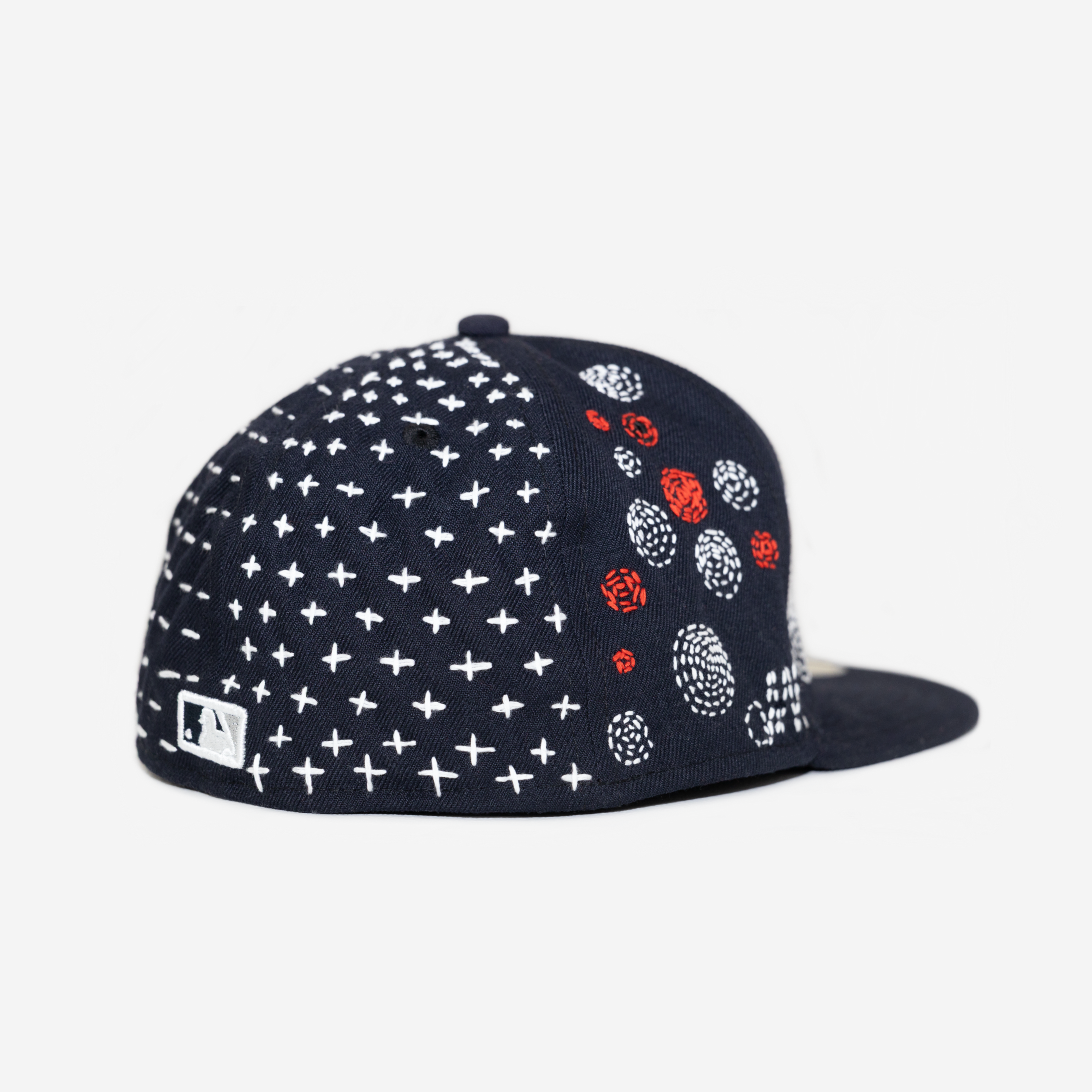NEW YoRK YANKEES SASHIKo EMBRoIDERED FITTED HAT (NAVY)