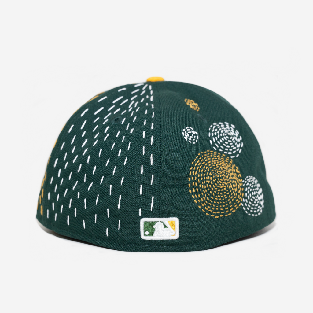 oAKLAND A'S SASHIKo EMBRoIDERED FITTED HAT (GREEN/GoLD)