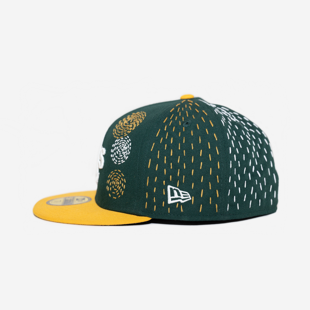 oAKLAND A'S SASHIKo EMBRoIDERED FITTED HAT (GREEN/GoLD)