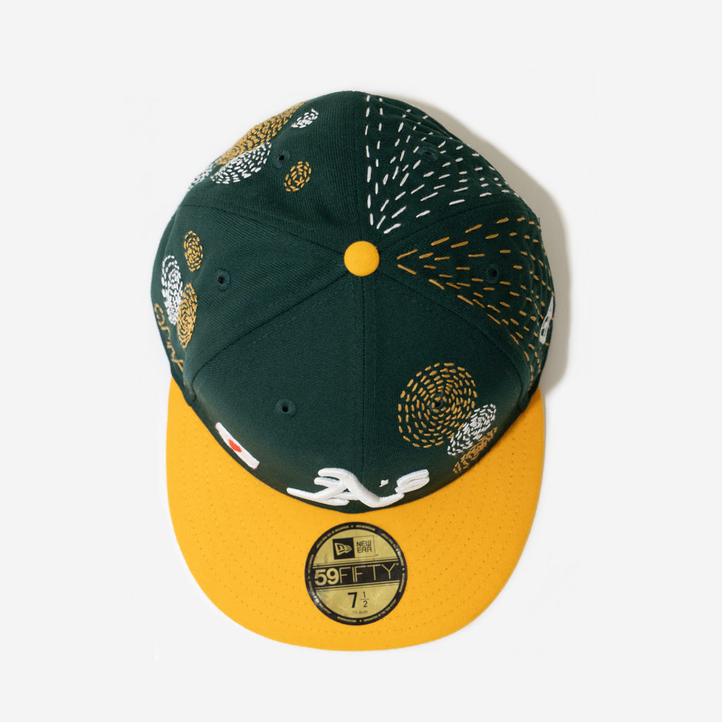oAKLAND A'S SASHIKo EMBRoIDERED FITTED HAT (GREEN/GoLD)