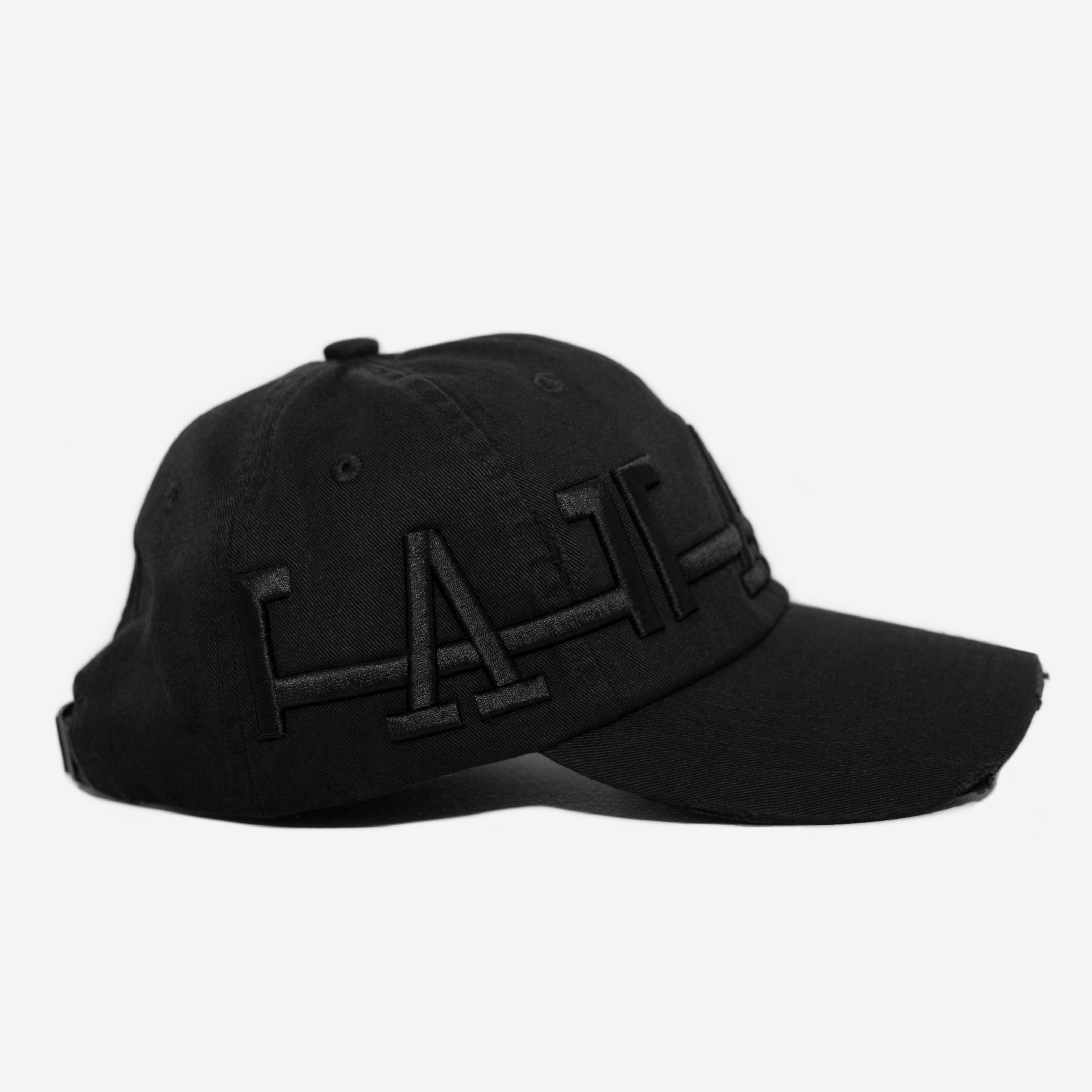 LA CROWN DISTRESSED HAT (TRIPLE BLACK)