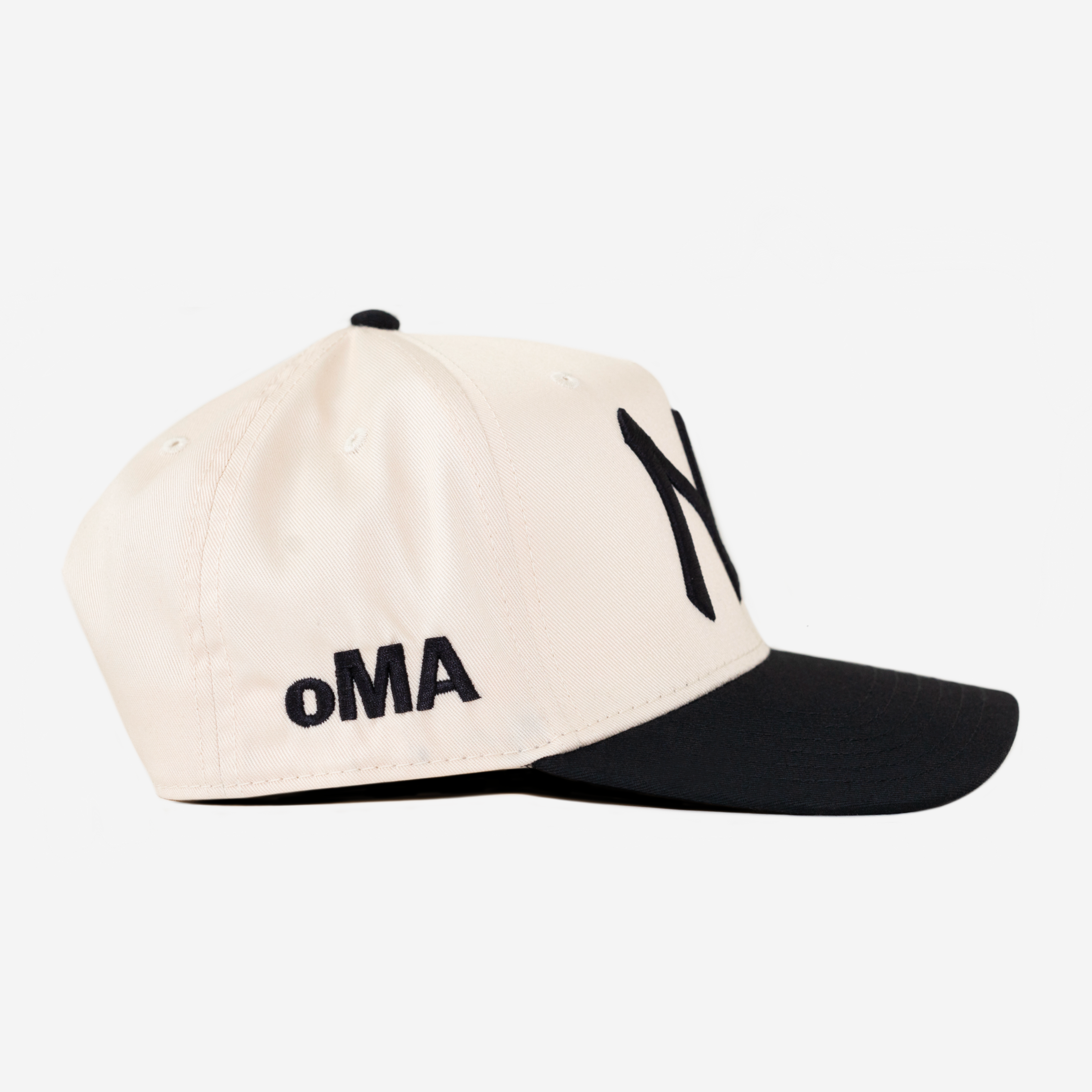 NY HAT CURVED BRIM (CRM/BLK)