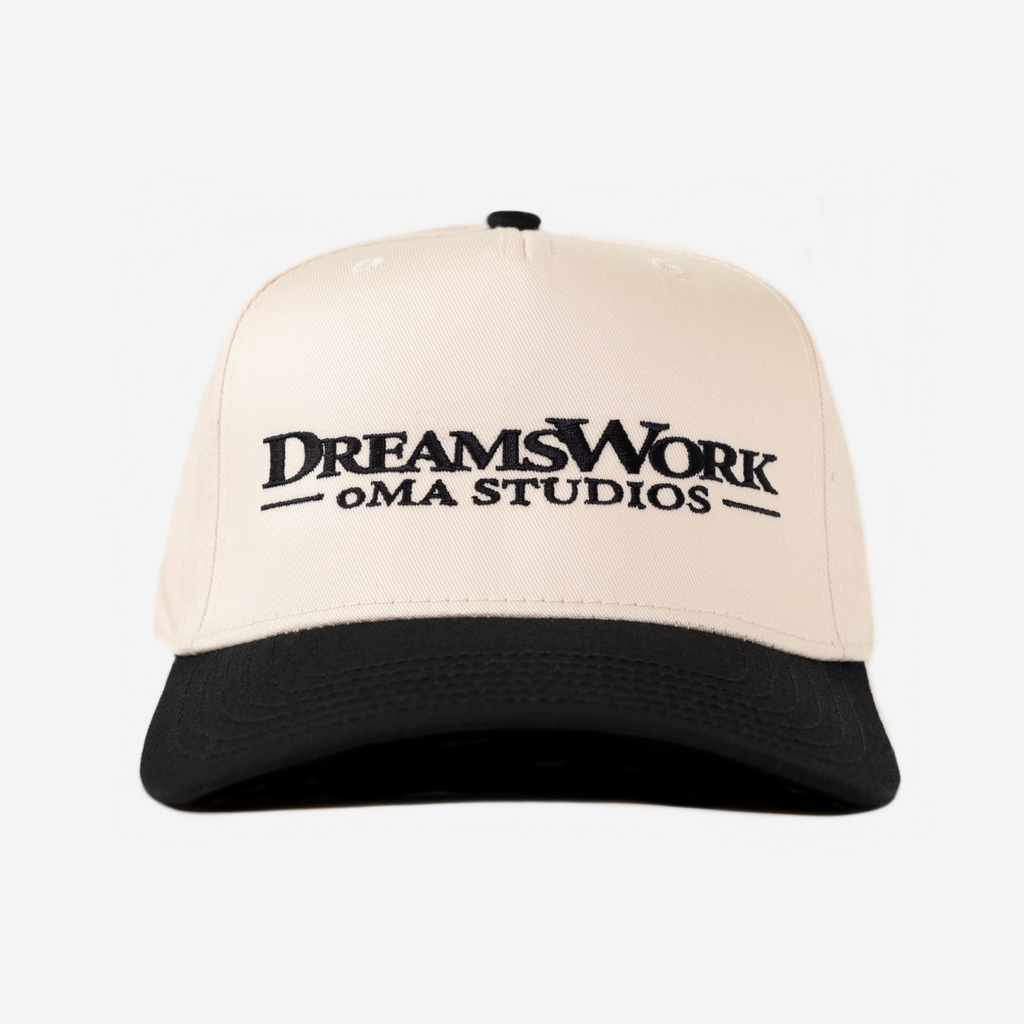DREAMSWORK CURVED BRIM HAT (CREAM)