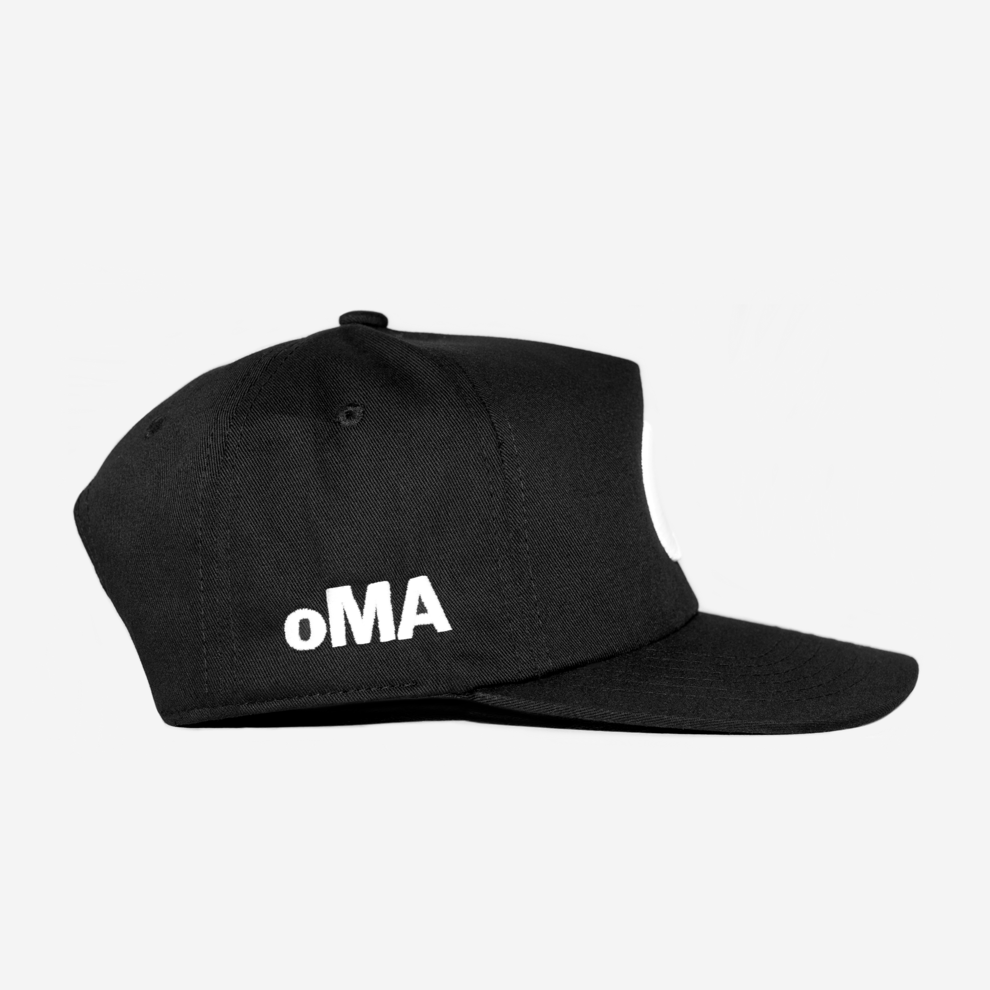 "o" HAT (BLK/WHT)