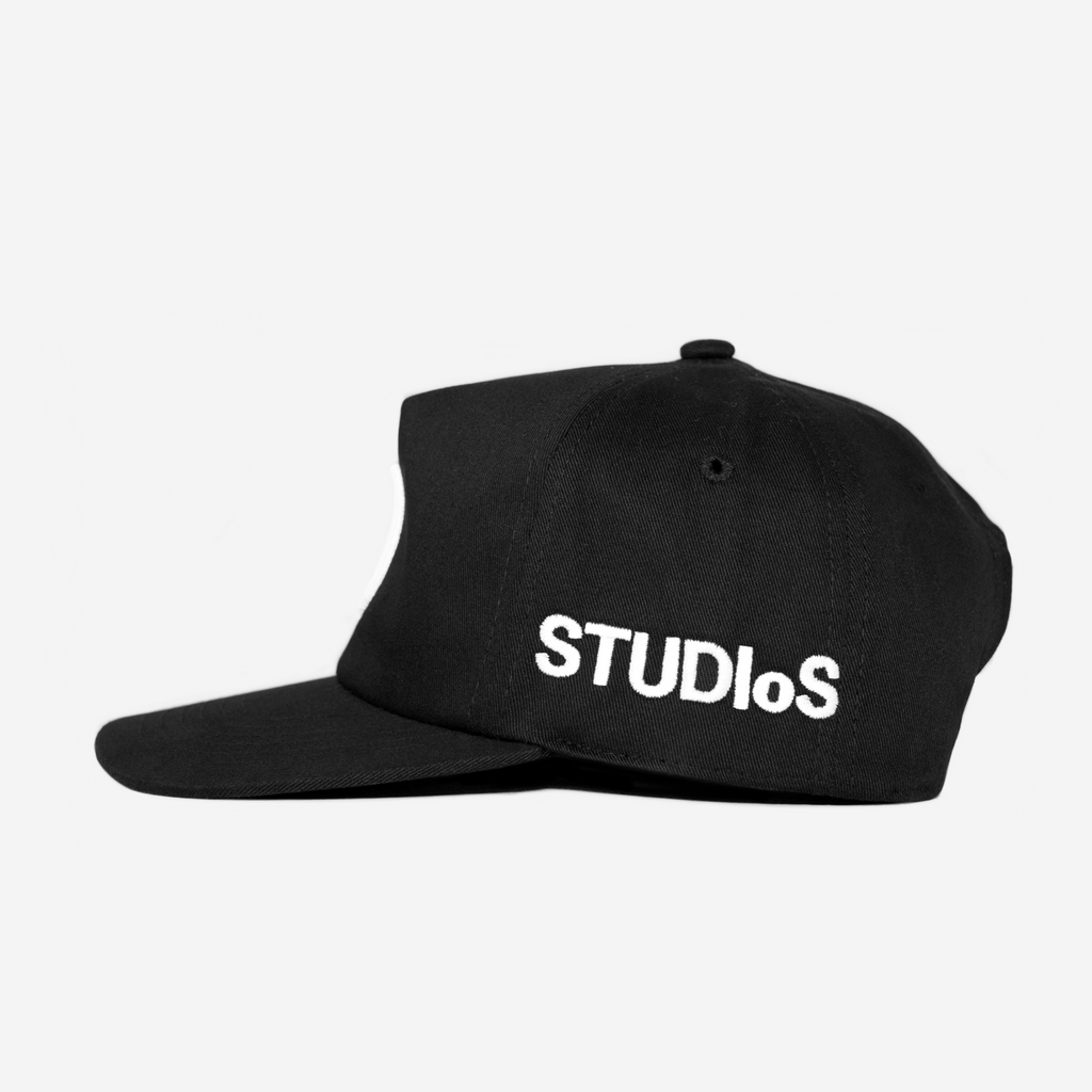 "o" HAT (BLACK)