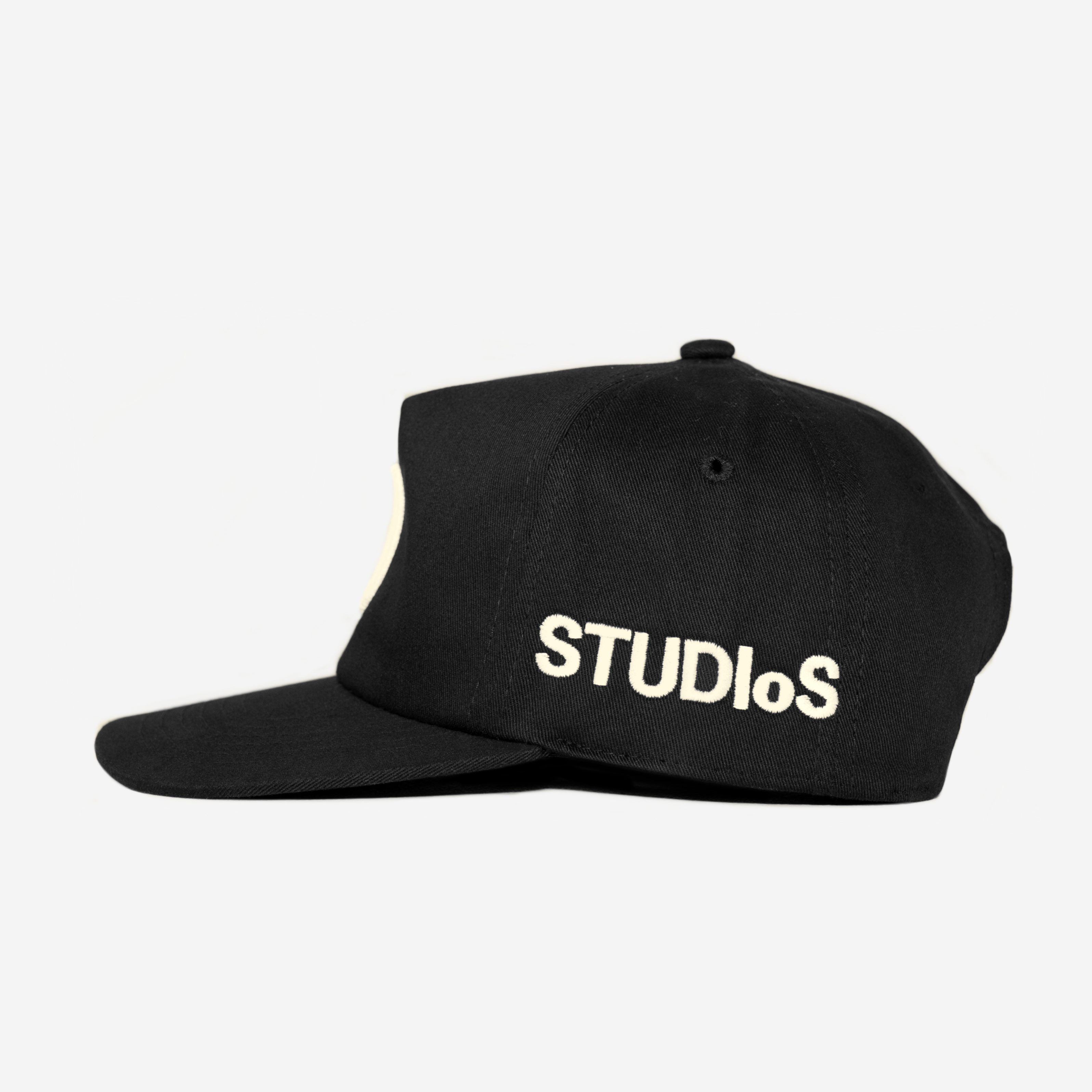 "o" HAT (BLK/CRM)