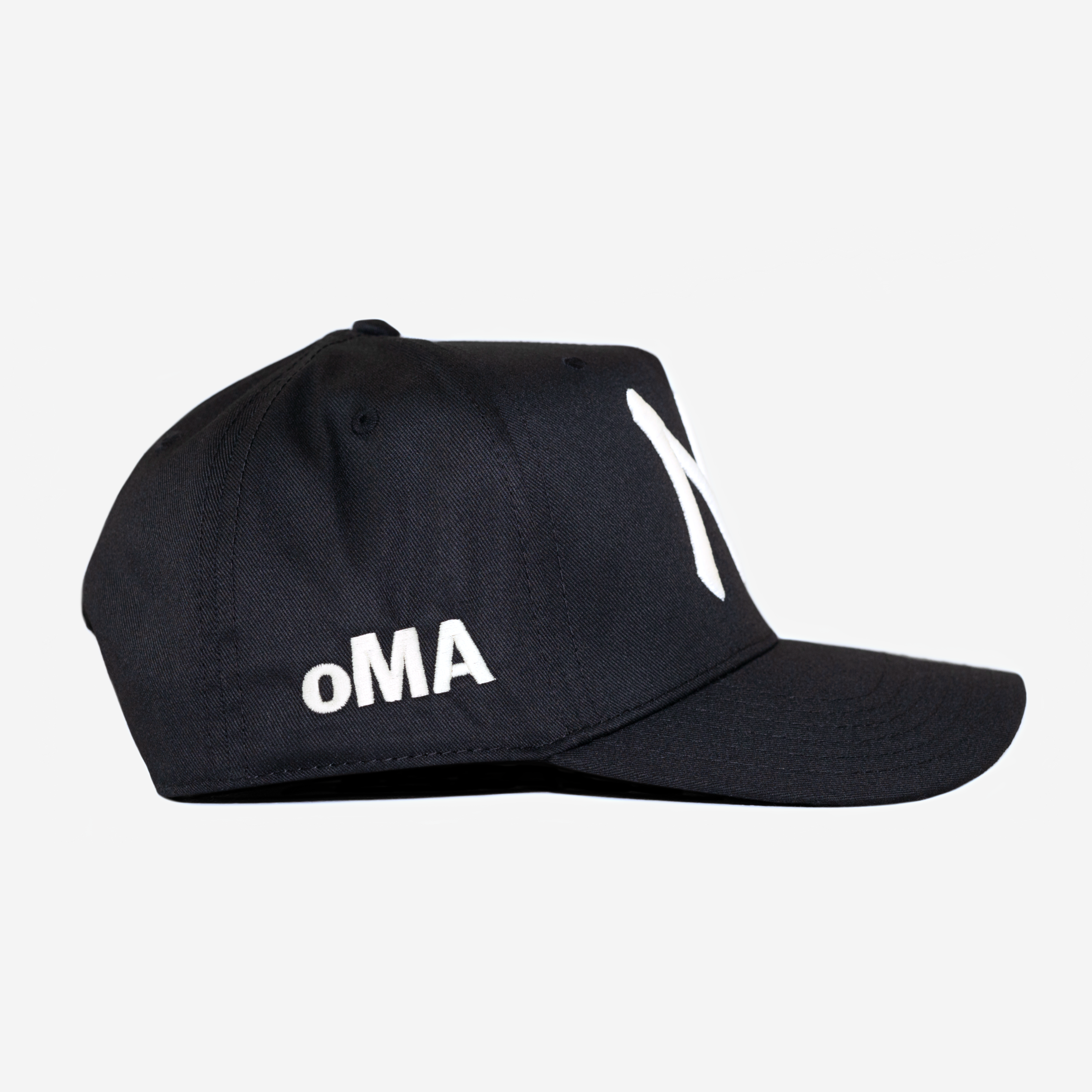 NY HAT CURVED BRIM (BLK/WHT)