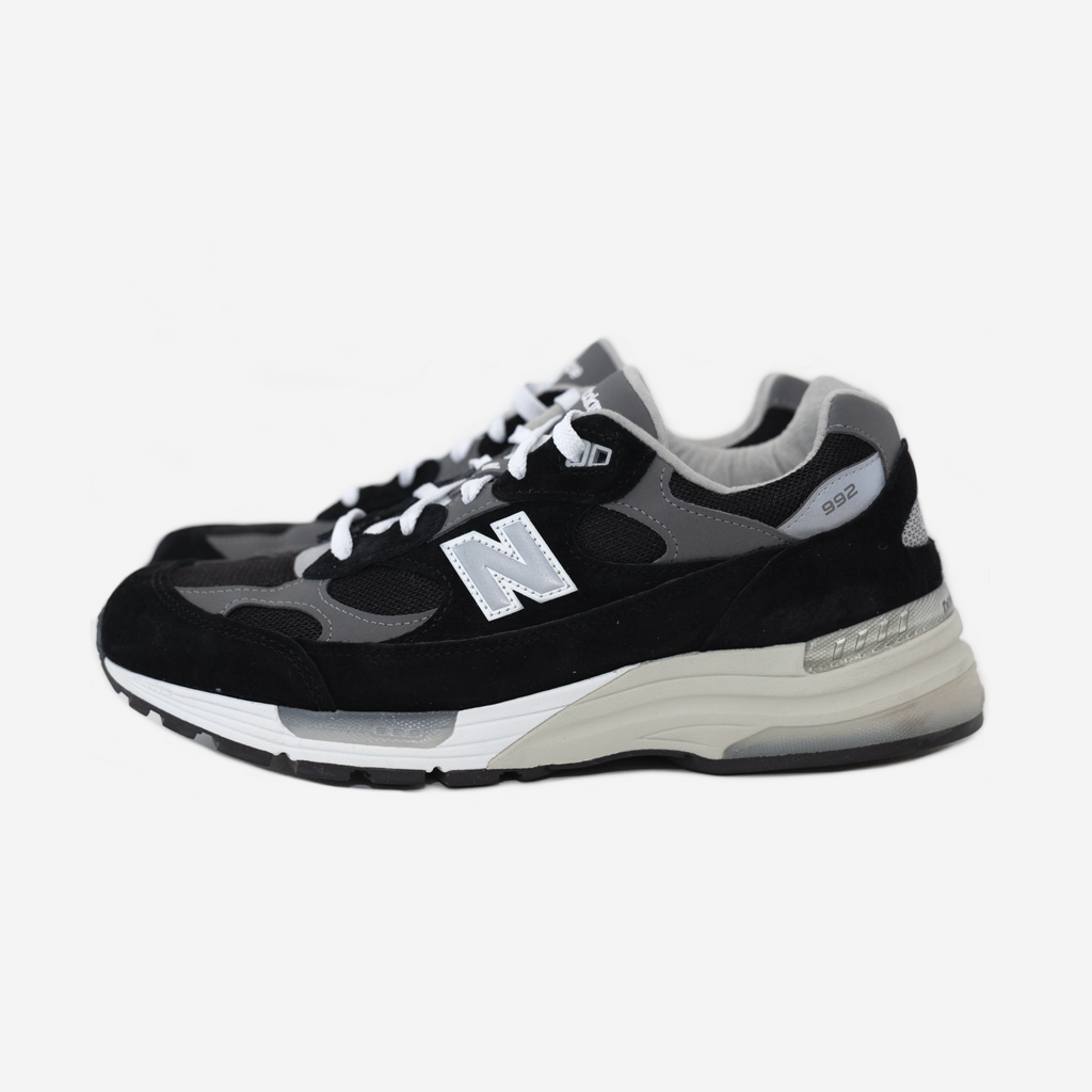 NEW BALANCE 992 (BLACK)