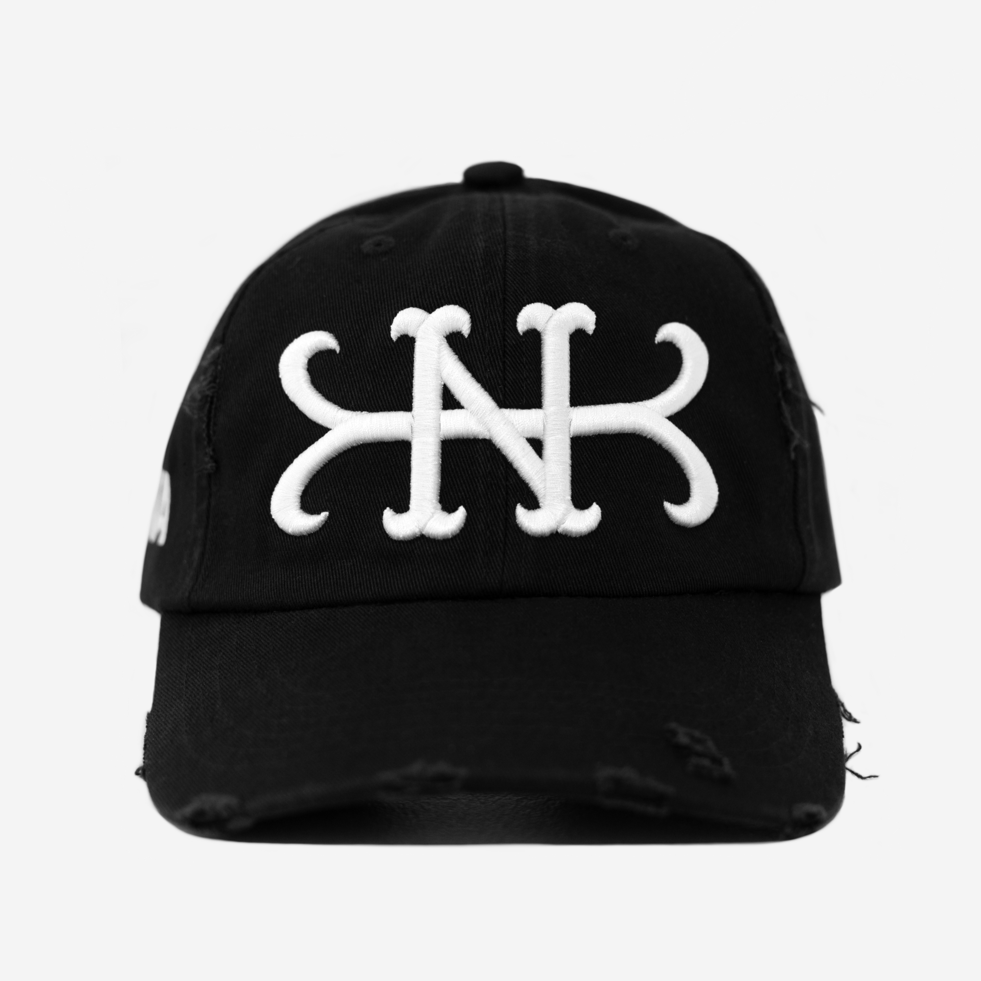 QUEENS DISTRESSED HAT (BLACK/WHITE)