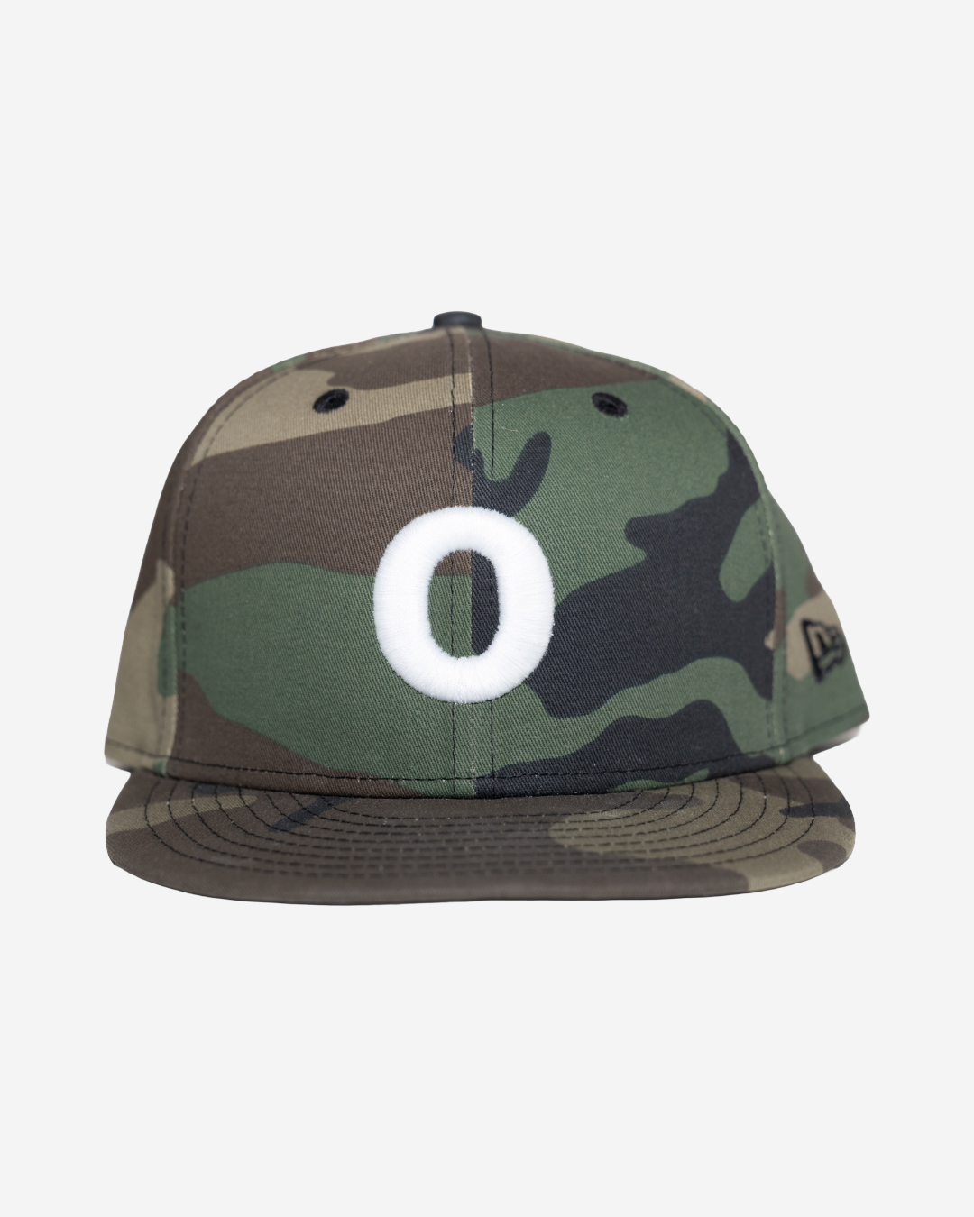 o FITTED HAT (SAMPLE)