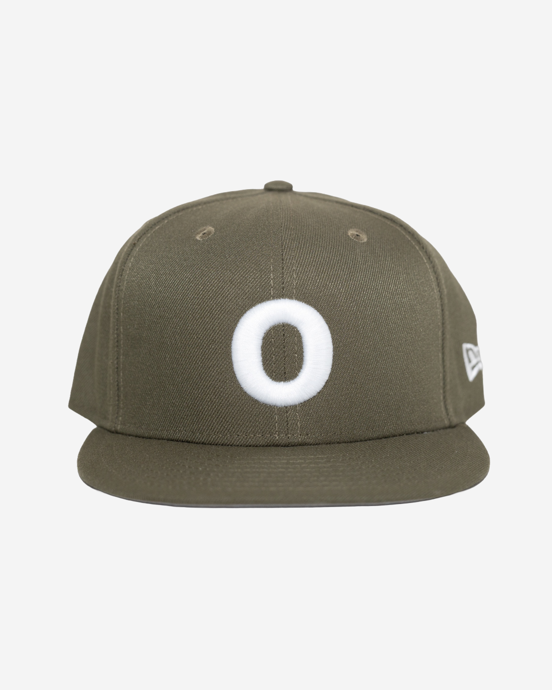 o FITTED HAT (SAMPLE)