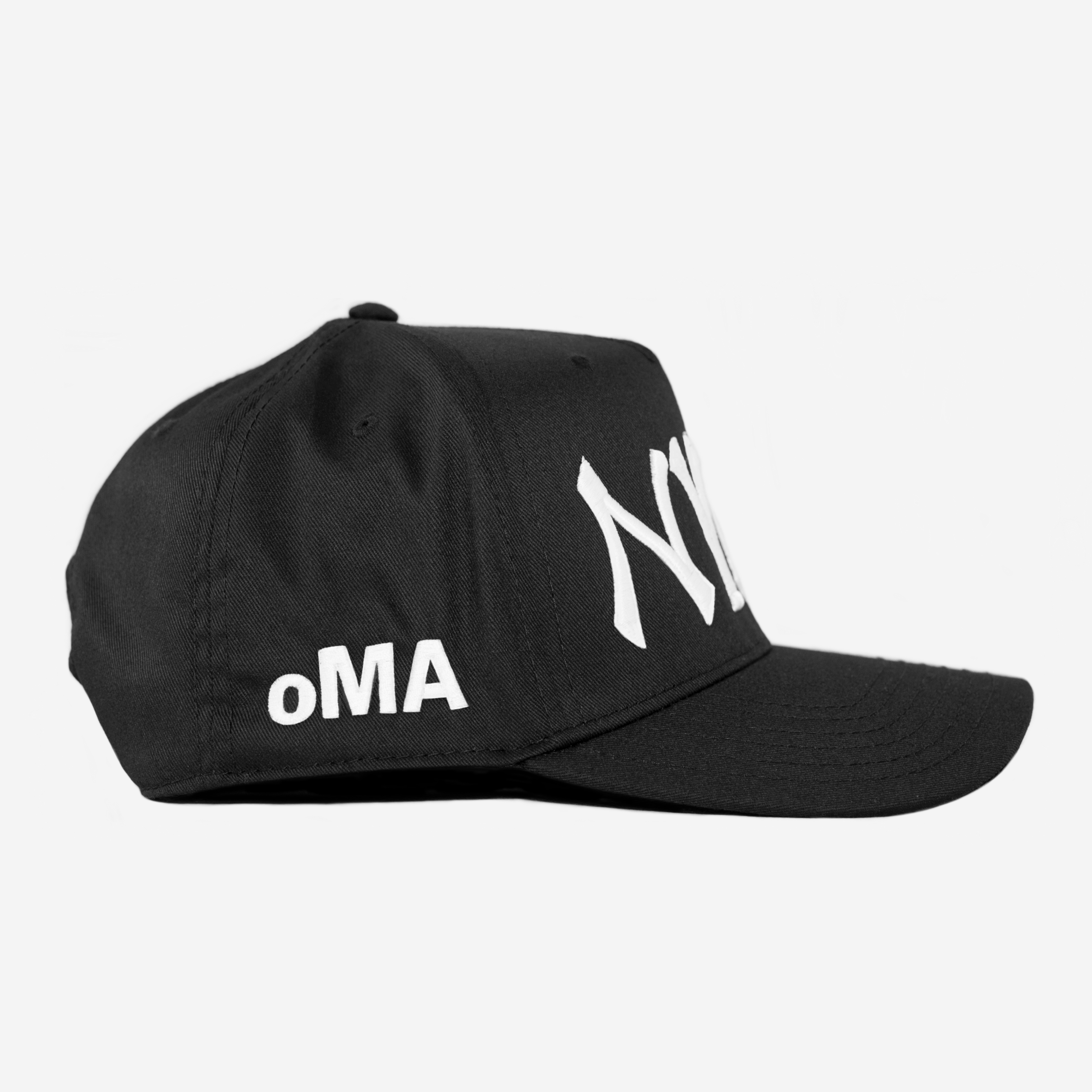 NY NY HAT CURVED BRIM (BLK/WHT)
