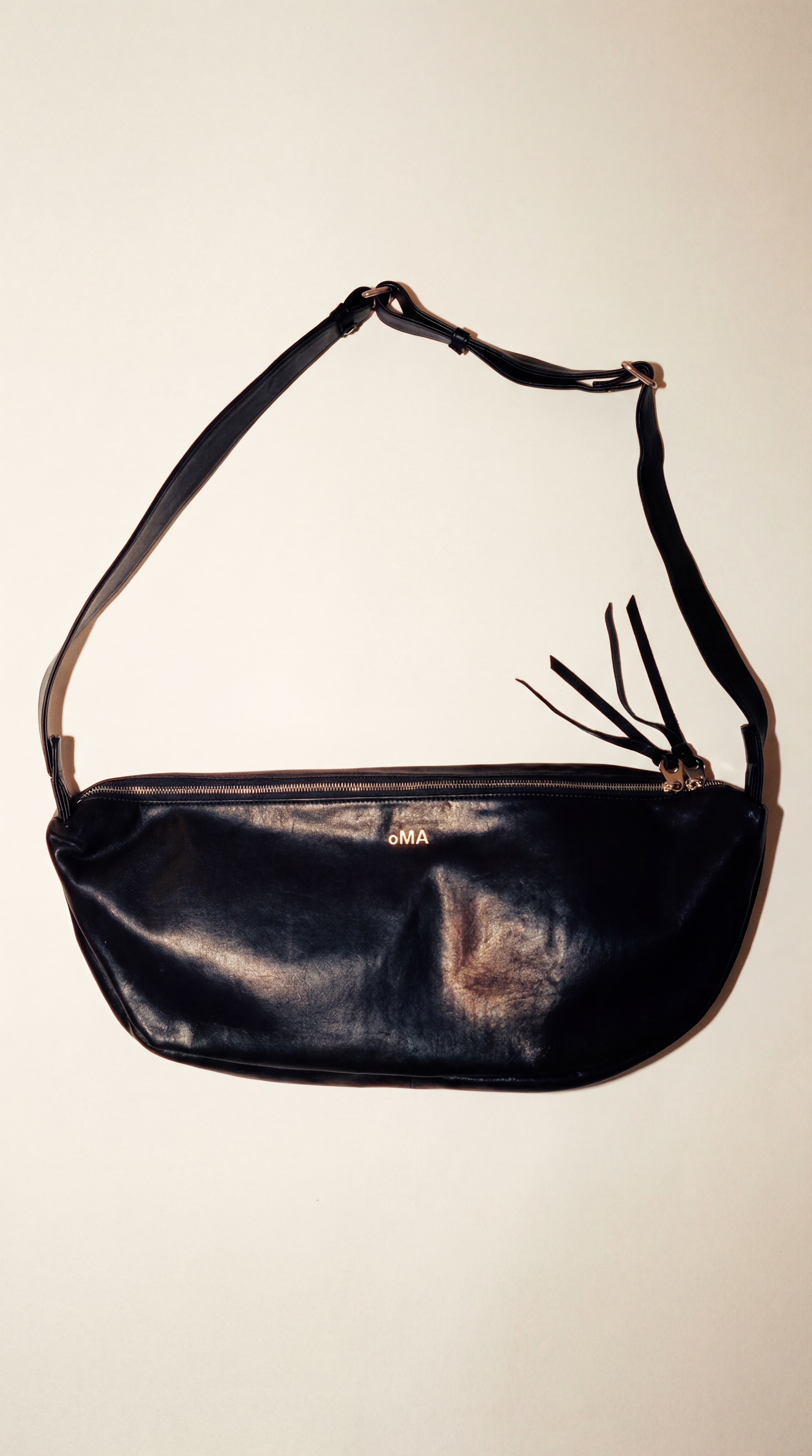 LEATHER ZIP BAG