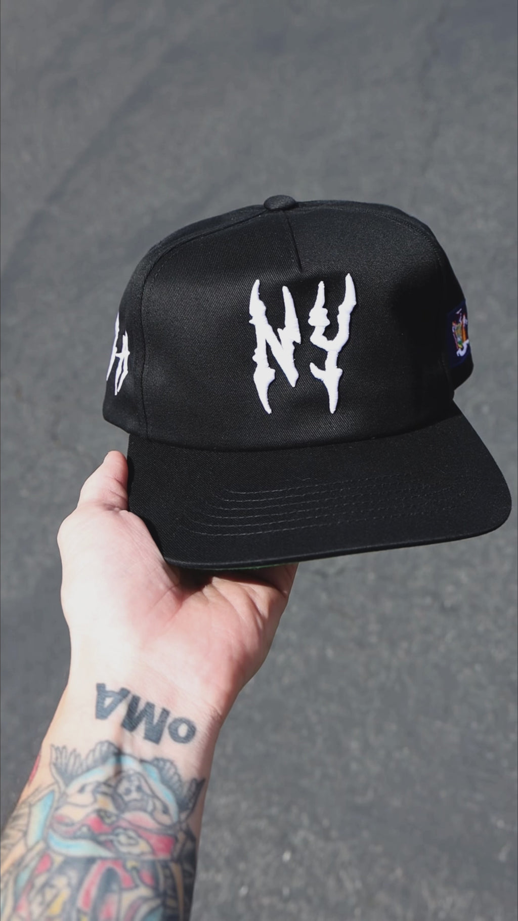CHICAGo GLoBAL GLITCH HAT (IVoRY)